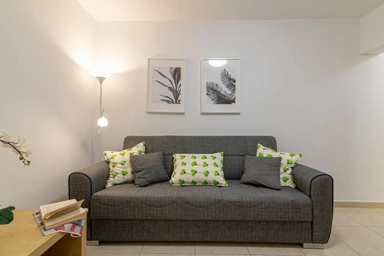 Apartamentos En El Centro De Los Cristianos Arona  Apartment Arona (Tenerife)