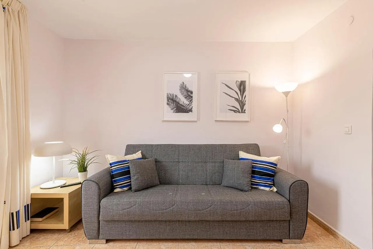 Apartamentos En El Centro De Los Cristianos Arona  Arona (Tenerife)